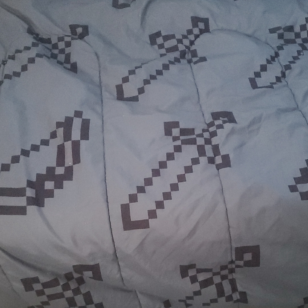 Minecraft Themed Comforter - Picture 3 of 8